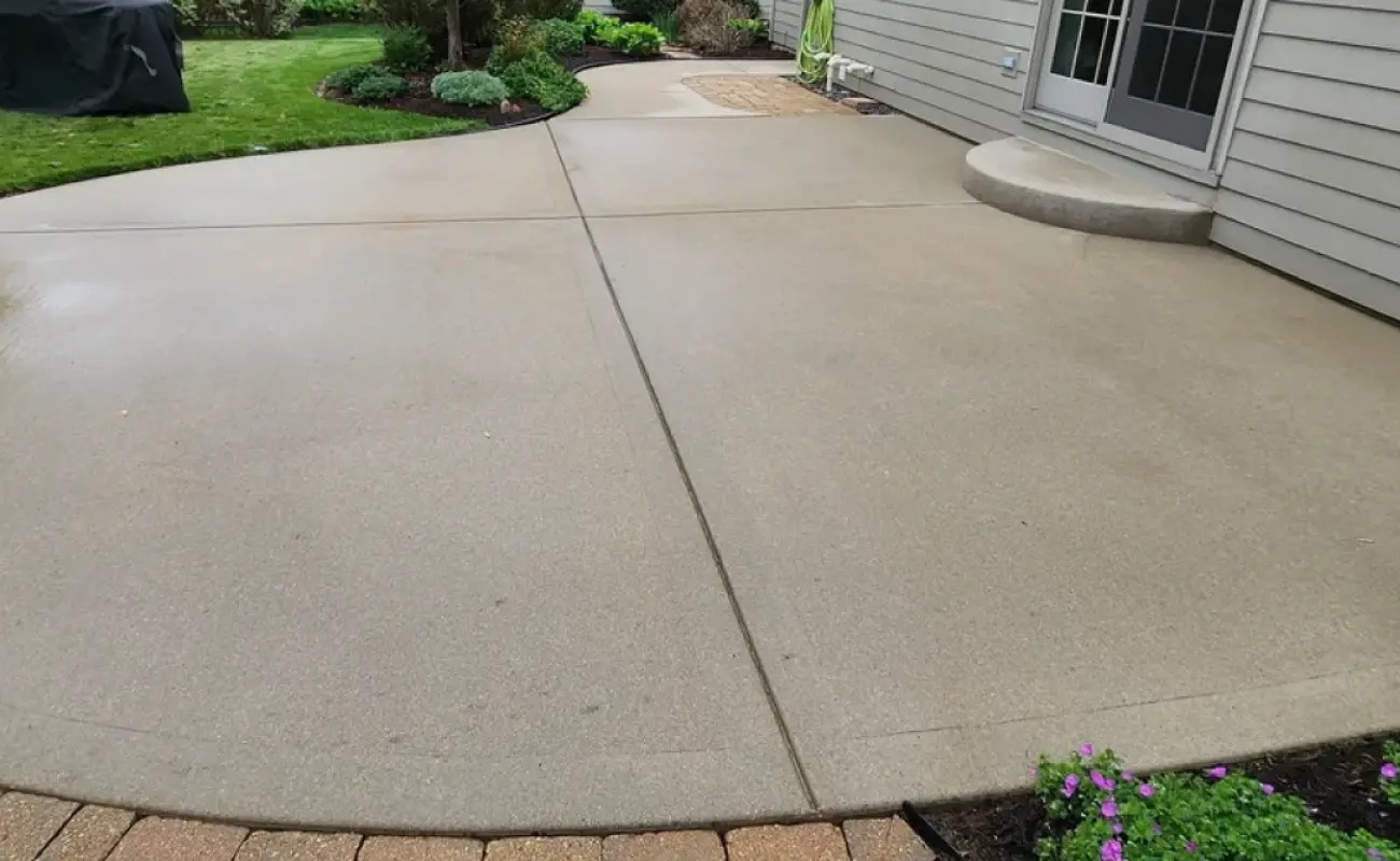 Photo of a concrete after pressure washing